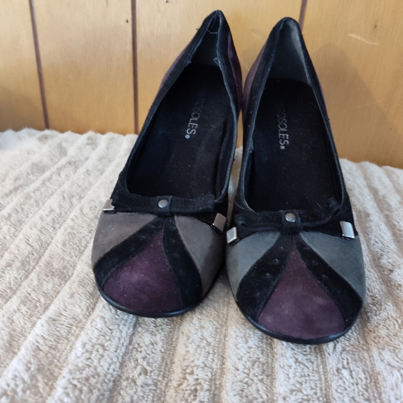 Aerosols Suede multicolor heels. - Picture 2 of 3